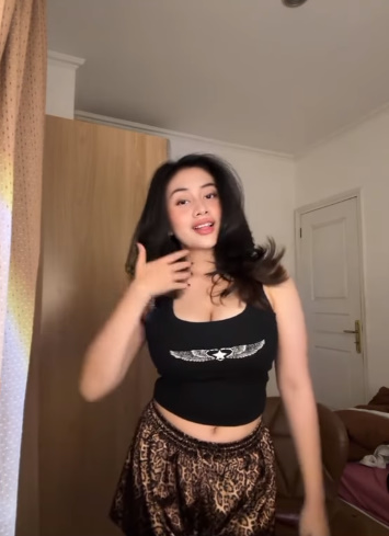 looking makes it uuhhooott_38