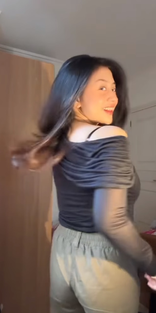 looking makes it uuhhooott_38