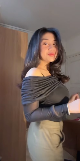 looking makes it uuhhooott_38