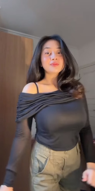 looking makes it uuhhooott_38