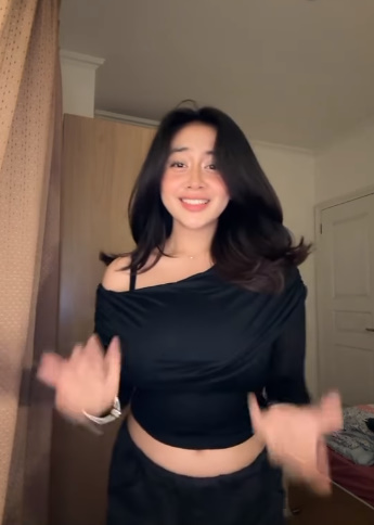 looking makes it uuhhooott_38