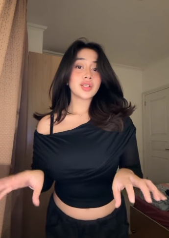 looking makes it uuhhooott_38