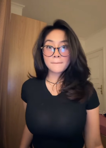 looking makes it uuhhooott_38