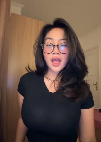 looking makes it uuhhooott_38