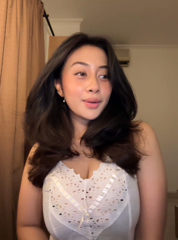 looking makes it uuhhooott_38