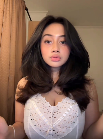 looking makes it uuhhooott_38