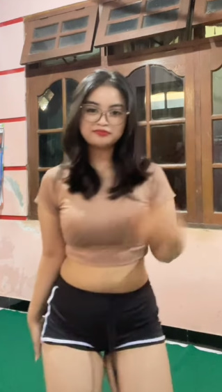 looking makes it uuhhooott_44