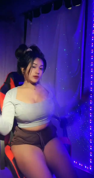 looking makes it uuhhooott_44