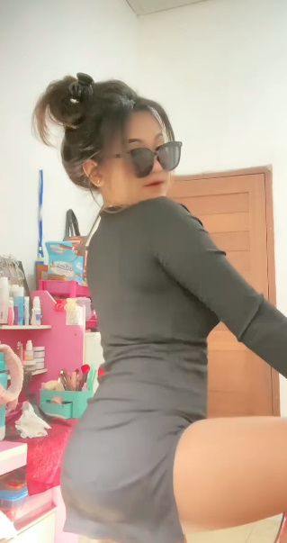 looking makes it uuhhooott_44