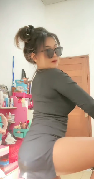 looking makes it uuhhooott_44