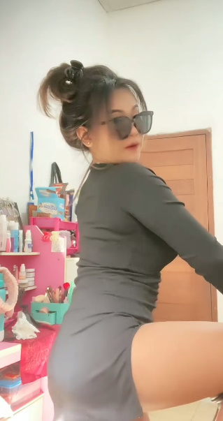 looking makes it uuhhooott_44