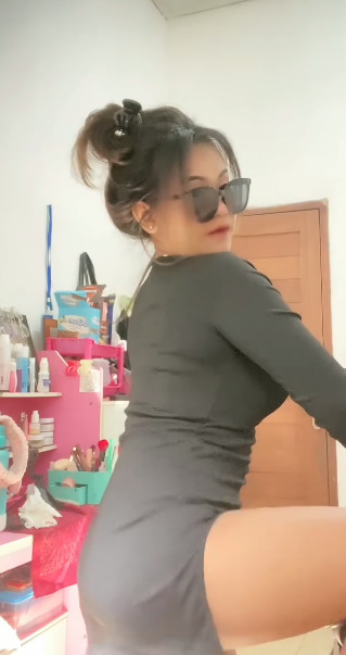 looking makes it uuhhooott_44