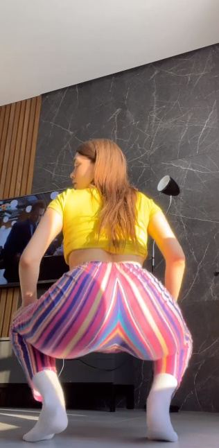 looking makes it uuhhooott_45