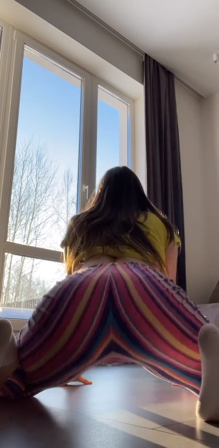 looking makes it uuhhooott_45