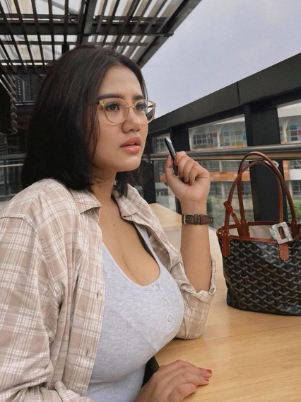 looking makes it uuhhooott_51