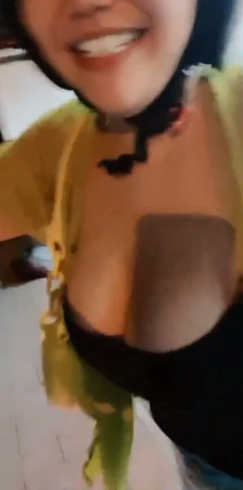 looking makes it uuhhooott_53