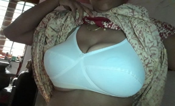 আমার সাথে যোগাযোগ করতে চাইলে এইখানে টাচ করো তাহলে আমার ইমুতে