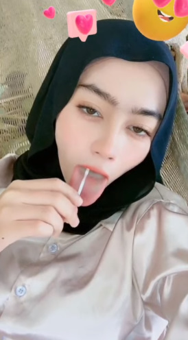 looking makes it uuhhooott_57