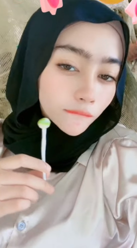 looking makes it uuhhooott_57