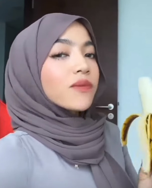 looking makes it uuhhooott_57