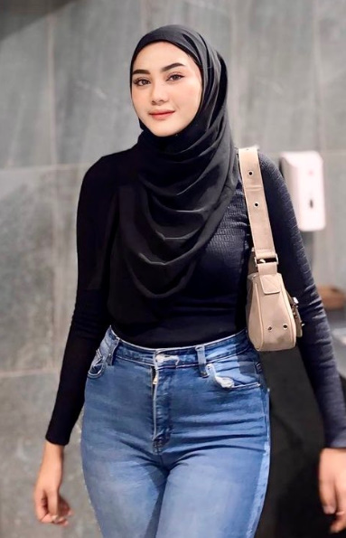 looking makes it uuhhooott_61