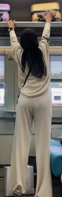 looking makes it uuhhooott_61