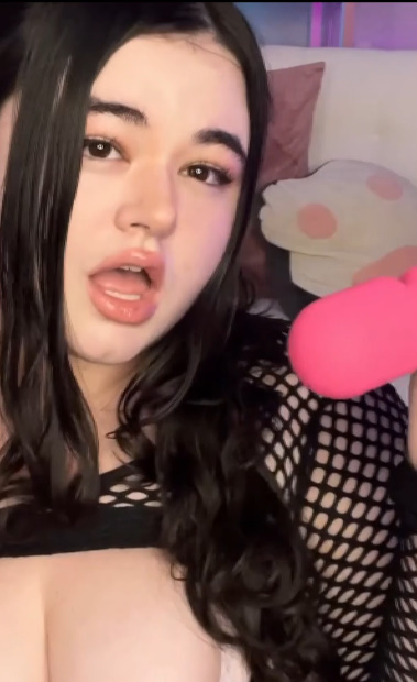 looking makes it uuhhooott_64