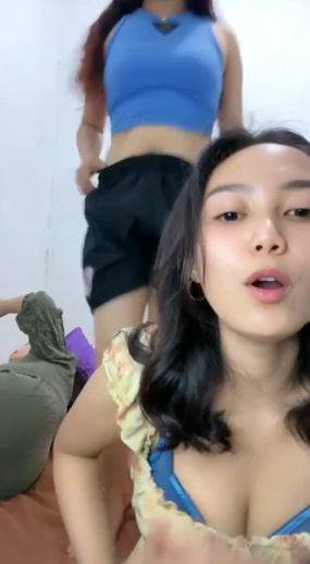 looking makes it uuhhooott_71