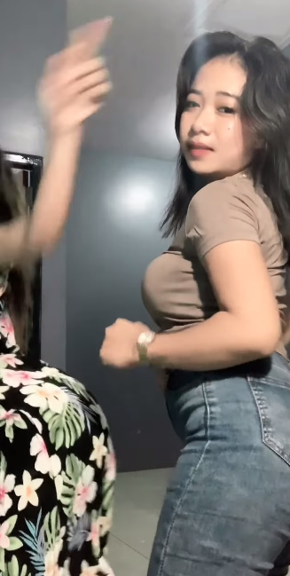 looking makes it uuhhooott_80