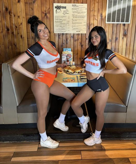 hooters girls