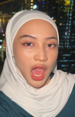 looking makes it uuhhooott_94