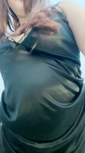 looking makes it uuhhooott_97