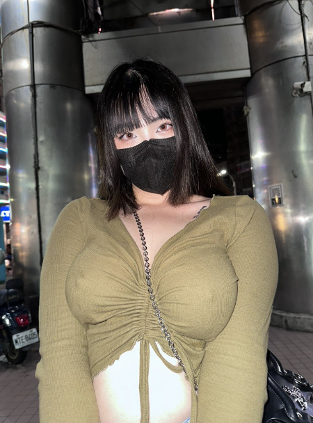 looking makes it uuhhooott_107