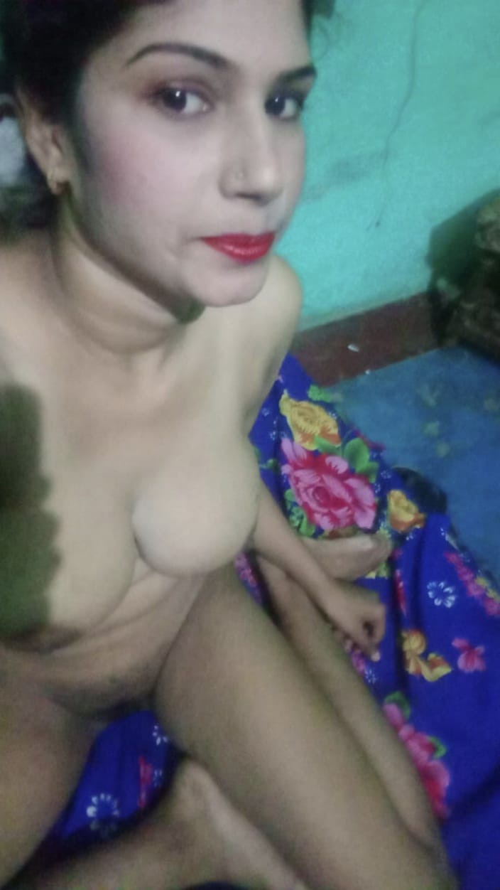 Indian cute aunty