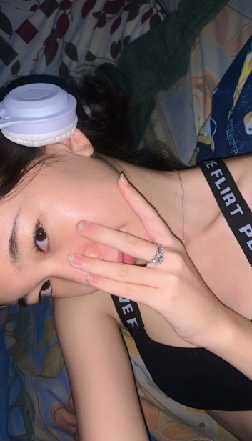 looking makes it uuhhooott_109