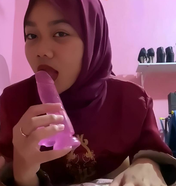 looking makes it uuhhooott_118