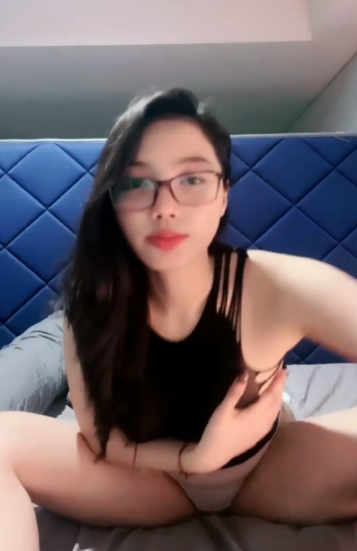 looking makes it uuhhooott_119