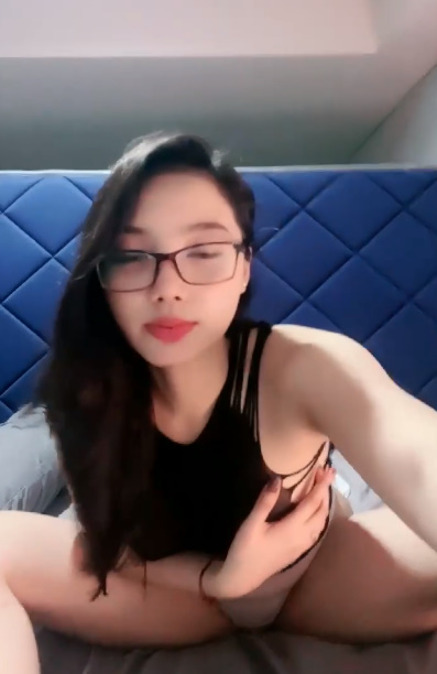 looking makes it uuhhooott_119