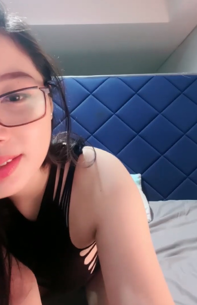 looking makes it uuhhooott_119