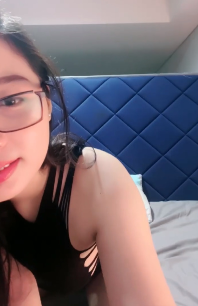 looking makes it uuhhooott_119