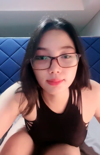 looking makes it uuhhooott_119