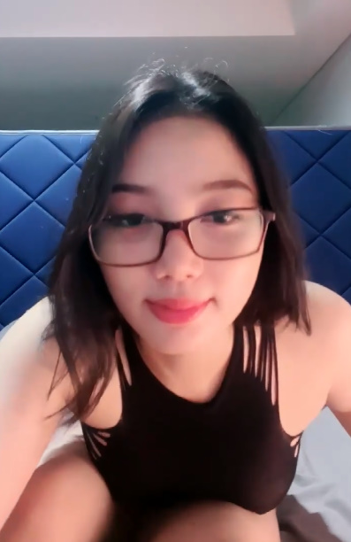 looking makes it uuhhooott_119