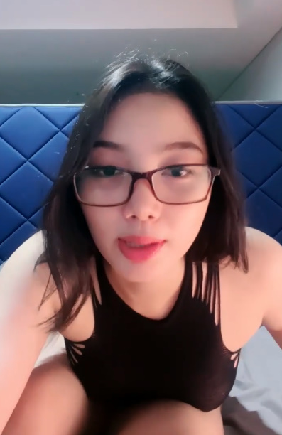 looking makes it uuhhooott_119