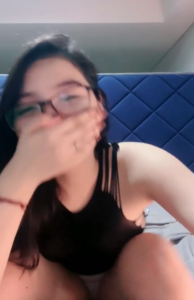 looking makes it uuhhooott_119