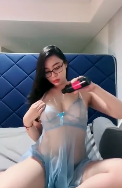 looking makes it uuhhooott_119