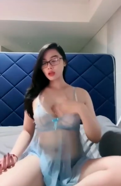 looking makes it uuhhooott_119