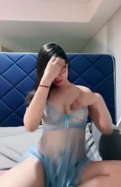 looking makes it uuhhooott_119