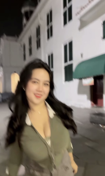 looking makes it uuhhooott_122