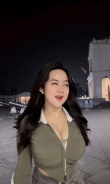 looking makes it uuhhooott_122