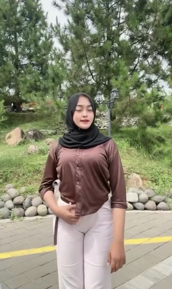 looking makes it uuhhooott_122